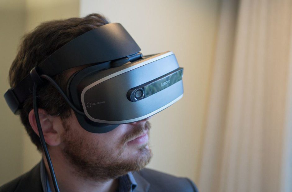 Phil Spencer: No hay planes para la Realidad Virtual en Xbox Series X